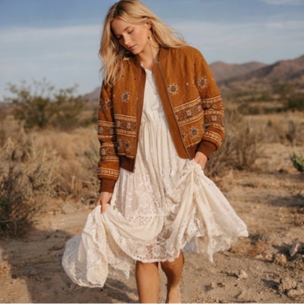 ✨ Free People New Romantics Embroidered Quilted Bomber Jacket | Medium ✨ - Picture 10 of 10